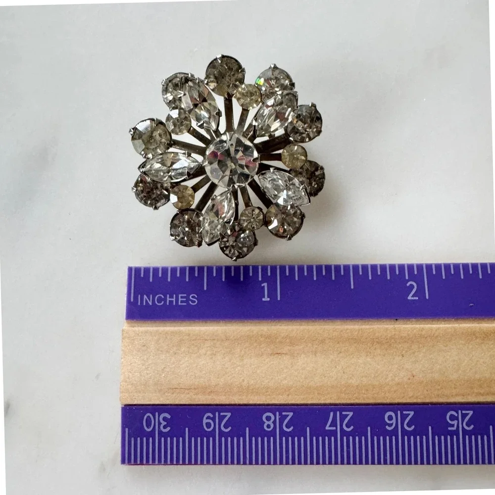 Vintage 1950s Diamante Rhinestone Pinwheel Brooch Rhodium Plated Silver Tone Pin